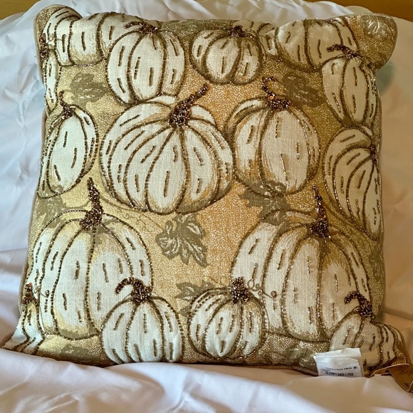 NWT Pumpkin Decorative Down Alternative Pillow. Metallic Printed 100% Cotton - Picture 3 of 12